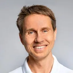 PD Dr. Tim Hollstein